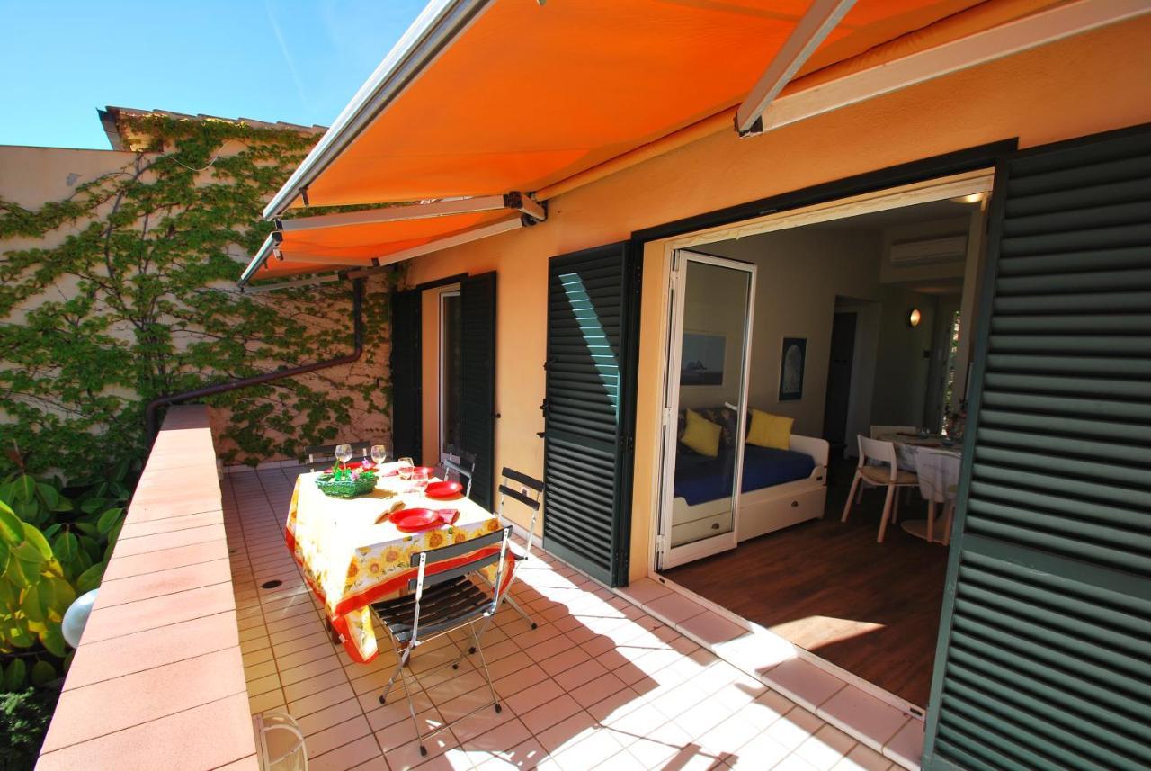 Grotta Azzurra Apartment - Cavoli - Terrazza Vista Mare, Clima E Parcheggio San Piero in Campo  外观 照片