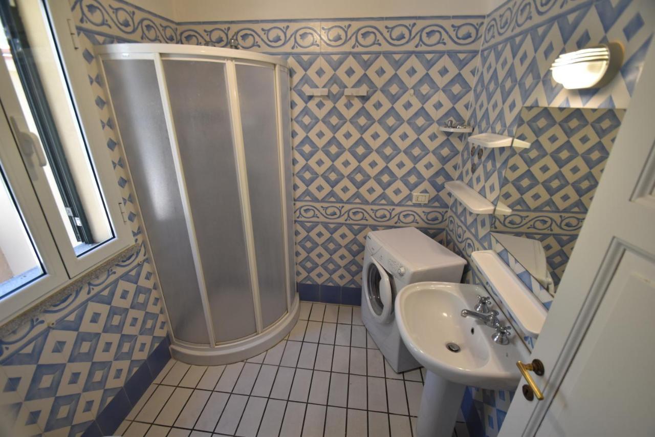 Grotta Azzurra Apartment - Cavoli - Terrazza Vista Mare, Clima E Parcheggio San Piero in Campo  外观 照片