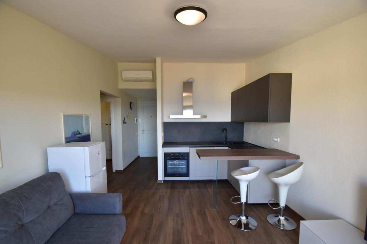 Grotta Azzurra Apartment - Cavoli - Terrazza Vista Mare, Clima E Parcheggio San Piero in Campo  外观 照片