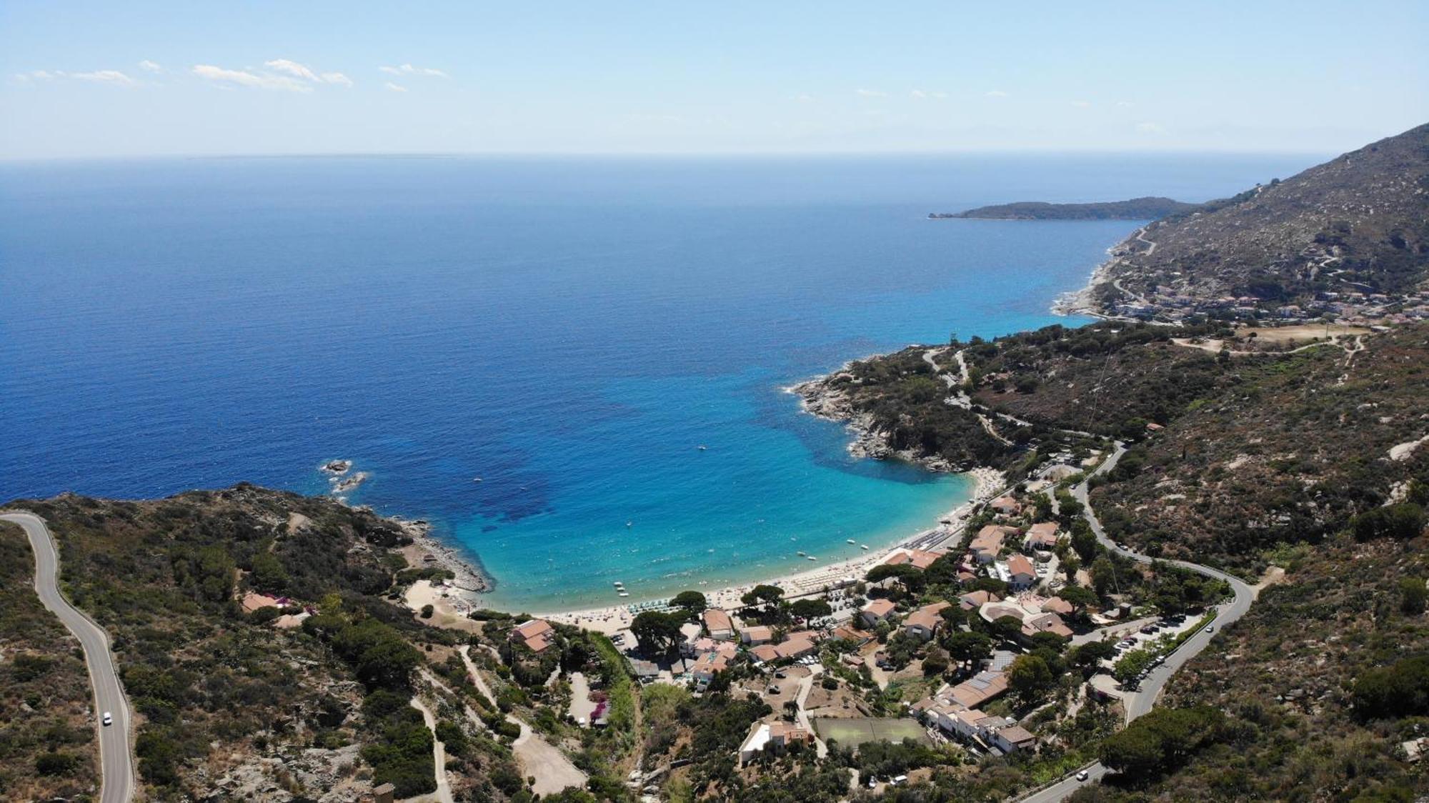 Grotta Azzurra Apartment - Cavoli - Terrazza Vista Mare, Clima E Parcheggio San Piero in Campo  外观 照片
